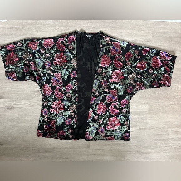 Floral Crushed Velvet Women's Kimono - Picture 2 of 13